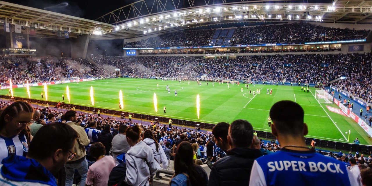 Porto recibe al Manchester United en la Liga Europa