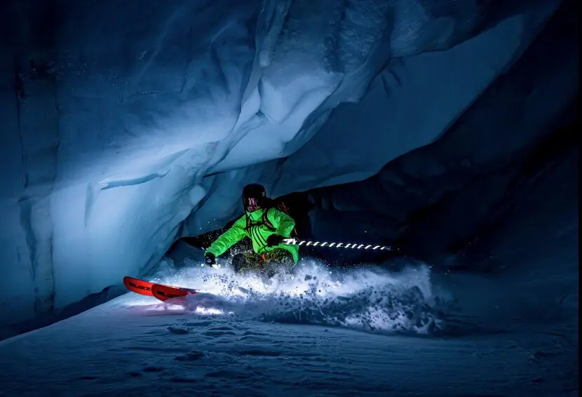 ¡Lo Nunca Visto! Léo Slemett Baja el Mont Blanc con Esquís Iluminados