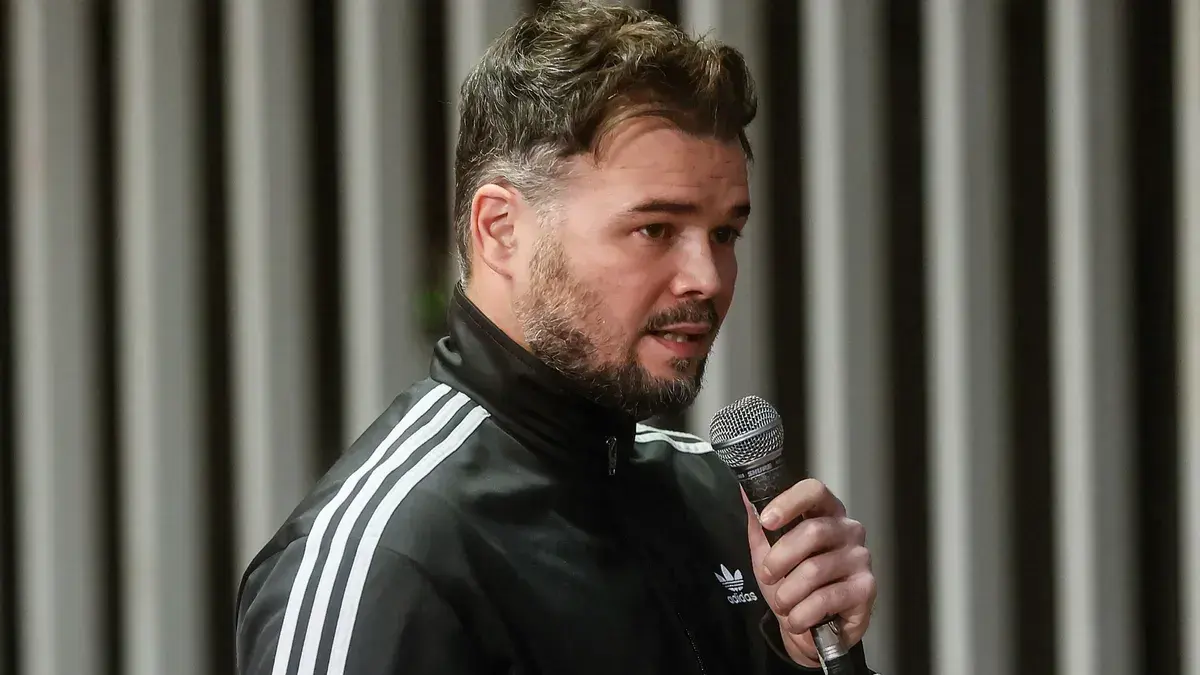 Gabriel Rufián en una foto con el look polémico Europa Press