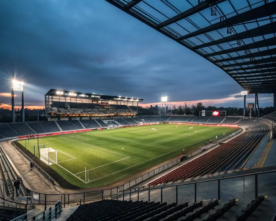 Descubre la trayectoria, cualidades y proyecciones de Dean Huijsen, el joven central del Bournemouth que se perfilaba para debutar en la Selección Española, junto a las cuotas y pronósticos para el enfrentamiento ante Países Bajos.