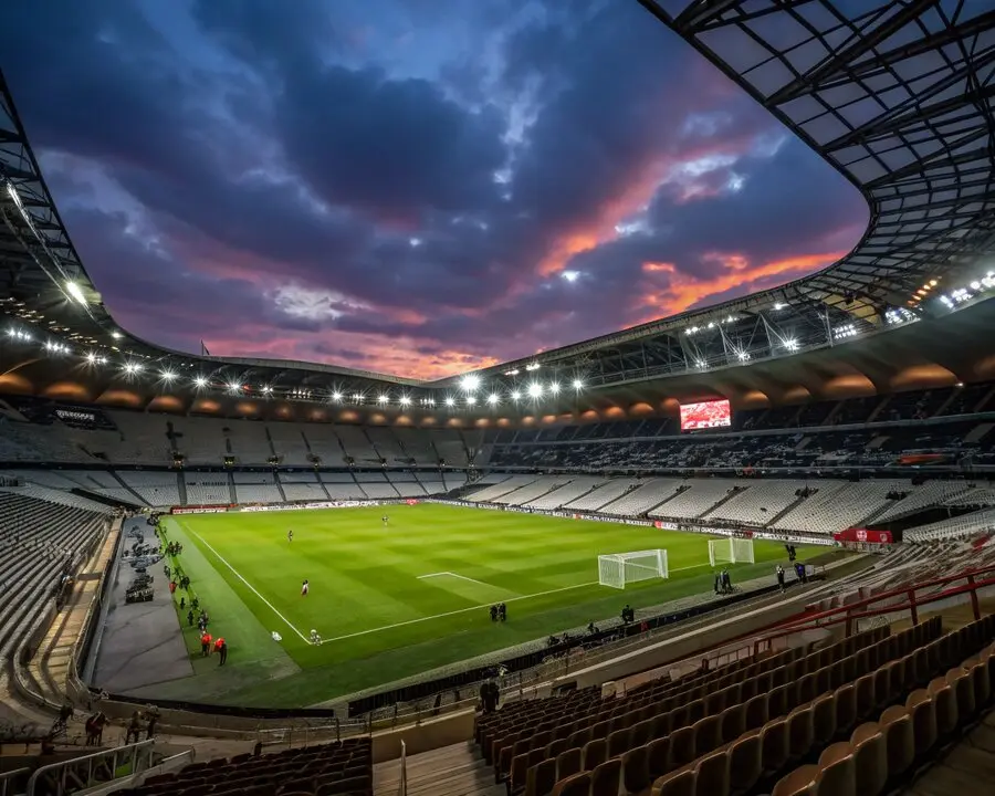 Análise detalhada do confronto entre Manchester United e Fulham pela Copa da Inglaterra, com foco nas odds, estatísticas e prováveis escalações.