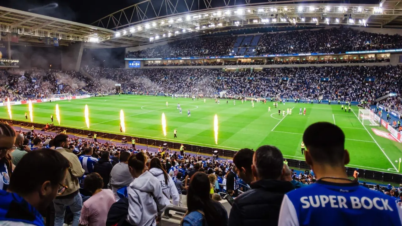 Porto recibe al Manchester United en la Liga Europa